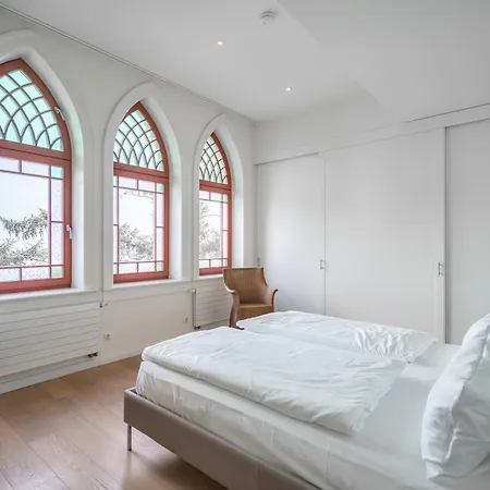 Apartment Hintze, App. 13 *